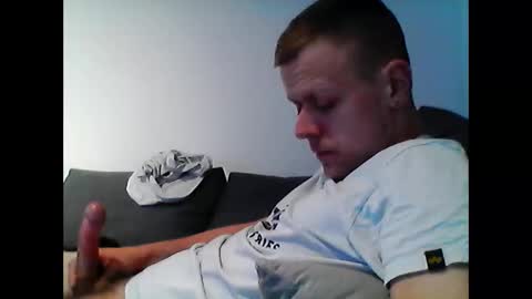 Snapshot of hubikush22 chatting on March 8, 5:44 am hubikush22 online show from March 8, 5:44 am