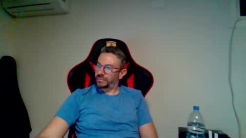Snapshot of huge__cumshot chatting on March 17, 6:44 pm huge__cumshot online show from March 17, 6:44 pm