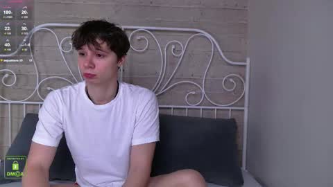 Snapshot of hugebangins_ chatting on November 14, 4:22 am ANTHONY online show from November 14, 4:22 am