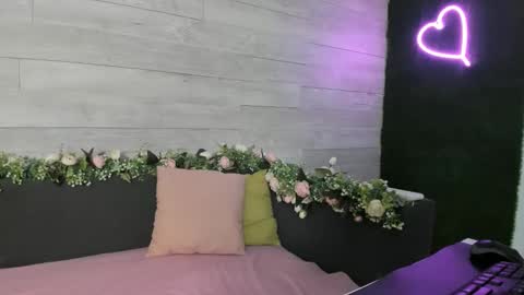 Erin online show from December 2, 4:09 am