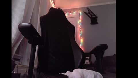 Snapshot of hugecock9x7 chatting on December 13, 8:41 am 9InchClub online show from December 13, 8:41 am