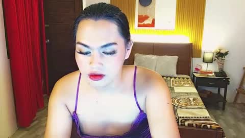 nathalie online show from November 12, 4:51 pm