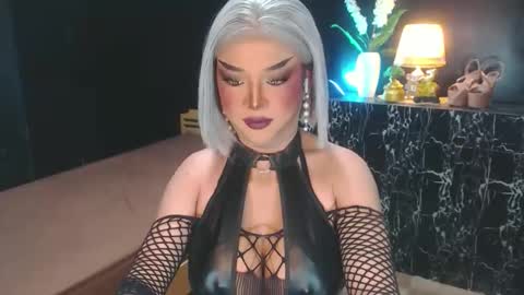 Christine online show from June 2, 6:43 pm