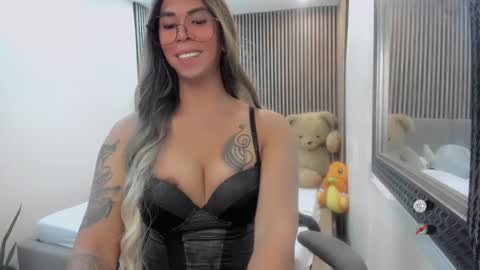 Snapshot of hugecockgoddessxxx chatting on January 16, 2:08 pm Queen karen grey online show from January 16, 2:08 pm