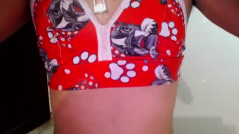 Snapshot of hugedaneska chatting on January 14, 6:02 am Danezka online show from January 14, 6:02 am