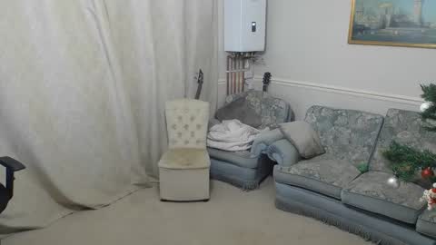 hugedick1965 online show from December 13, 7:53 pm