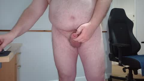 Snapshot of huggie_bear69 chatting on May 10, 9:25 am Huggie Bear online show from May 10, 9:25 am
