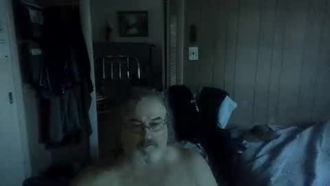 lonely huggy bear online show from July 8, 11:26 am