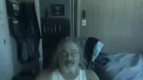 lonely huggy bear online show from July 14, 4:13 pm