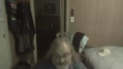 lonely huggy bear online show from July 15, 2:44 pm