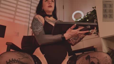 Snapshot of hugme_ chatting on January 9, 4:32 pm Mika online show from January 9, 4:32 pm