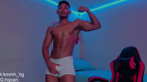 Snapshot of hugo_cano chatting on June 6, 11:31 pm Hugo Cano online show from June 6, 11:31 pm