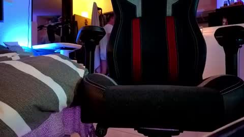 Hugo online show from December 30, 10:01 pm