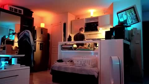 Hugo online show from January 6, 8:39 pm