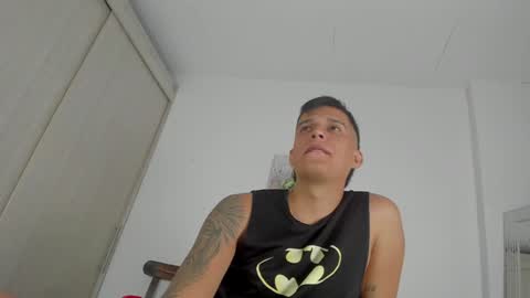 Hugo online show from December 27, 3:20 am