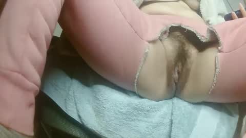 hujiajia520321431 online show from April 29, 9:32 pm