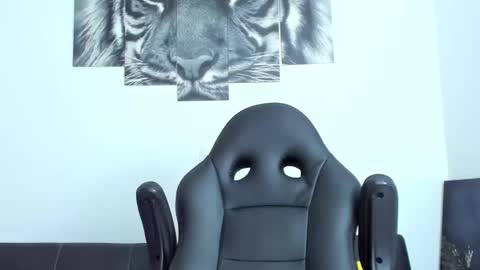 Snapshot of humber_eli chatting on September 26, 11:20 pm Eli online show from September 26, 11:20 pm