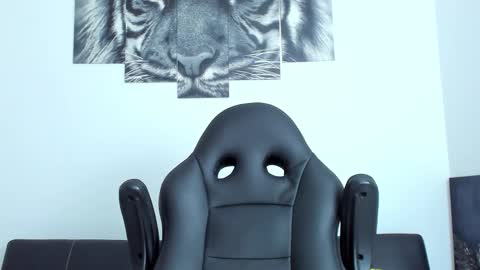 Snapshot of humber_eli chatting on October 1, 11:33 pm Eli online show from October 1, 11:33 pm