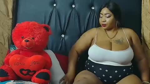 humongoustitss500929 online show from October 18, 6:30 pm