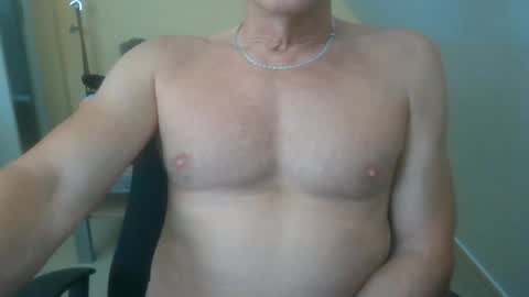 Snapshot of hundeleine chatting on June 22, 12:24 pm hundeleine online show from June 22, 12:24 pm