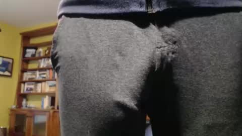 Snapshot of hung_hot_fit10 chatting on December 5, 7:10 pm Big uncut cock dripping online show from December 5, 7:10 pm