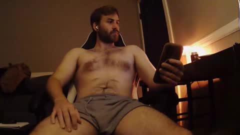 Snapshot of hungbro_420 chatting on December 16, 12:26 am hungbro_420 online show from December 16, 12:26 am