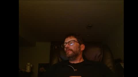 Snapshot of hunglonelyguy chatting on April 1, 2:34 am LonelyGuy online show from April 1, 2:34 am