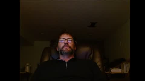 Snapshot of hunglonelyguy chatting on June 30, 3:18 am LonelyGuy online show from June 30, 3:18 am