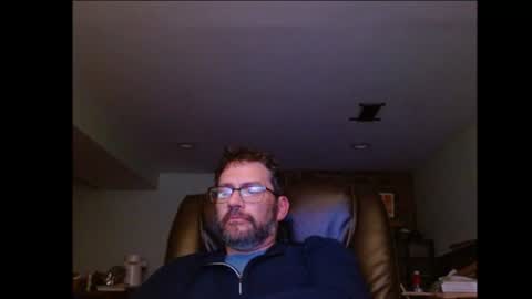 Snapshot of hunglonelyguy chatting on July 31, 2:44 am LonelyGuy online show from July 31, 2:44 am