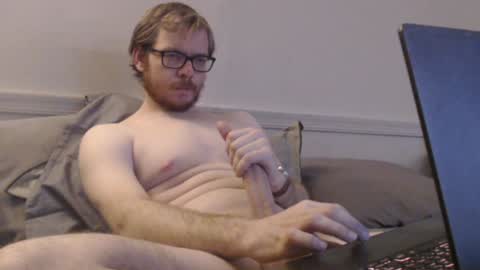 Snapshot of hungmysterio chatting on February 2, 9:45 pm HungMysterio online show from February 2, 9:45 pm