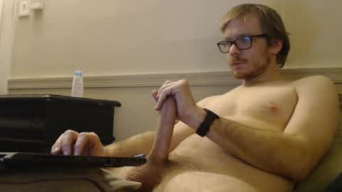 Snapshot of hungmysterio chatting on February 28, 2:09 am HungMysterio online show from February 28, 2:09 am