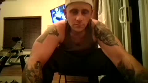 Snapshot of hungoutlaw69420 chatting on November 17, 5:24 am hungoutlaw69420 online show from November 17, 5:24 am