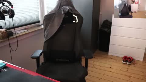 Snapshot of hungry_26 chatting on December 15, 11:01 am hungry_26 online show from December 15, 11:01 am