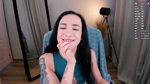 Snapshot of hungry_kitty66 chatting on November 26, 6:58 am Kitty online show from November 26, 6:58 am