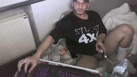 Snapshot of hungryboyyb chatting on December 22, 5:54 pm LittleDevilXo1999 online show from December 22, 5:54 pm