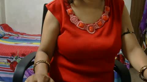 hungrymilf69 online show from July 23, 2:53 am