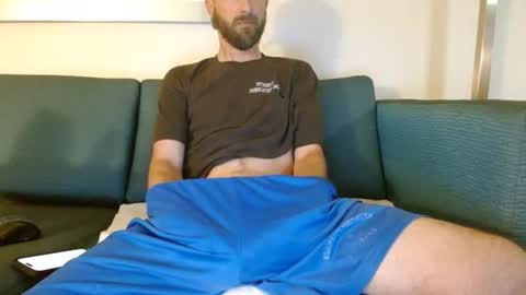 Snapshot of hungslim8inch chatting on June 16, 11:51 pm King Hungslim online show from June 16, 11:51 pm