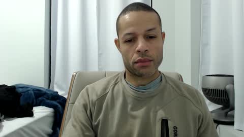 Snapshot of hungxpert chatting on March 4, 5:42 am hungxpert online show from March 4, 5:42 am