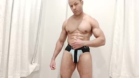 Snapshot of hungxpert chatting on November 16, 10:04 pm hungxpert online show from November 16, 10:04 pm