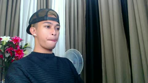 hunk_edward online show from June 27, 8:08 am