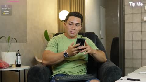 Snapshot of hunk_ryan chatting on January 6, 6:10 pm hunk_ryan online show from January 6, 6:10 pm