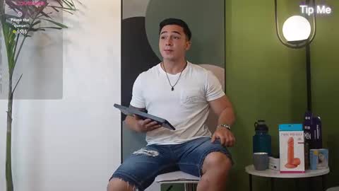 Snapshot of hunk_ryan chatting on February 12, 12:33 pm hunk_ryan online show from February 12, 12:33 pm