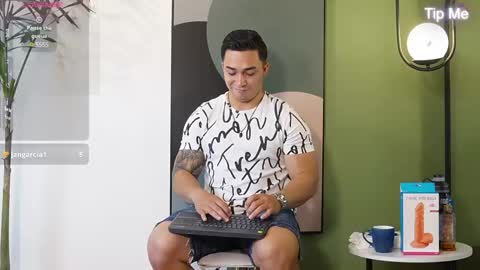 Snapshot of hunk_ryan chatting on February 13, 12:21 pm hunk_ryan online show from February 13, 12:21 pm