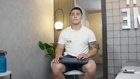 Snapshot of hunk_ryan chatting on February 23, 2:57 pm hunk_ryan online show from February 23, 2:57 pm