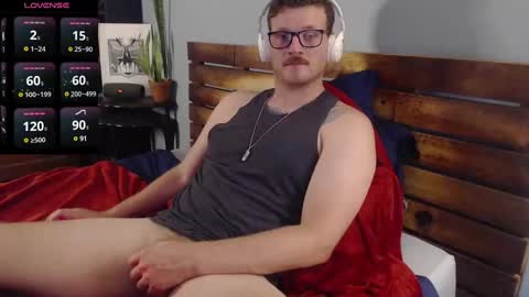 Snapshot of hunky_arthur chatting on February 18, 12:06 pm Hunky Arthur online show from February 18, 12:06 pm