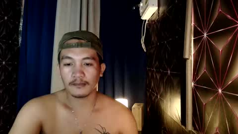 hunkylloyd online show from December 15, 2:59 pm