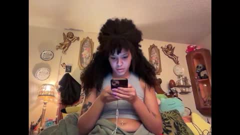 Snapshot of hunnybunbun666 chatting on December 18, 2:28 am bunni girl online show from December 18, 2:28 am