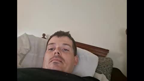 Snapshot of huntdog1221 chatting on June 6, 10:58 pm huntdog1221 online show from June 6, 10:58 pm