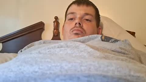 Snapshot of huntdog1221 chatting on June 12, 5:56 pm huntdog1221 online show from June 12, 5:56 pm