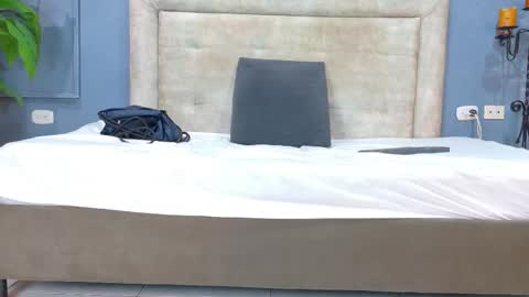 Hunter  online show from November 24, 7:02 pm